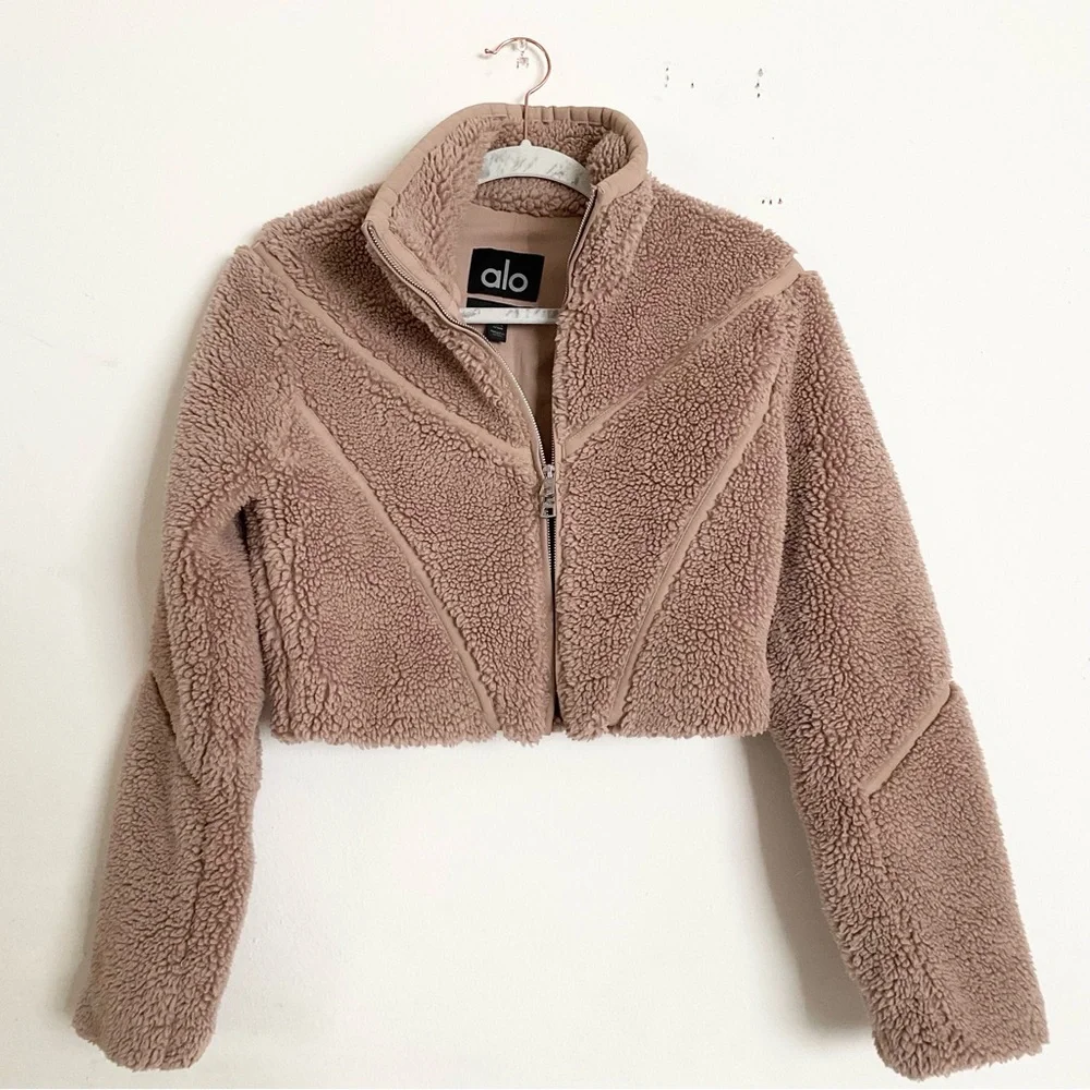 Alo Yoga Sherpa Cropped Slope Side Jacket Chai Latte XS